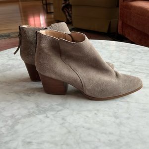 Cropped booties grey-tan suede